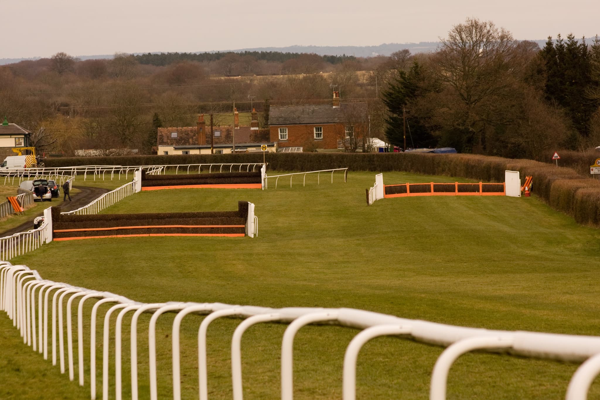 Monday Racing at Plumpton: Complete Guide